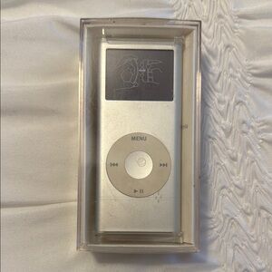 Apple Silver MP3 Player Sleek Design Compact
